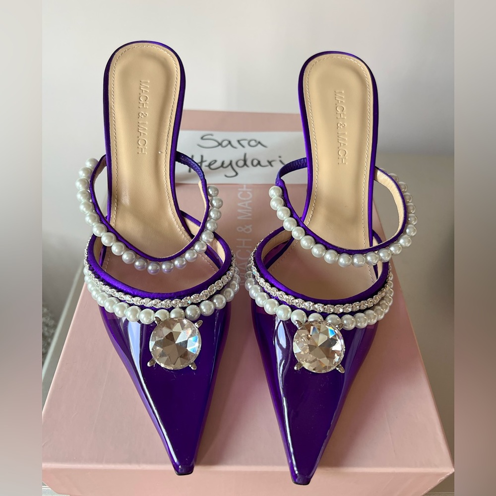 Diamond of Elizabeth Mach and Mach heels